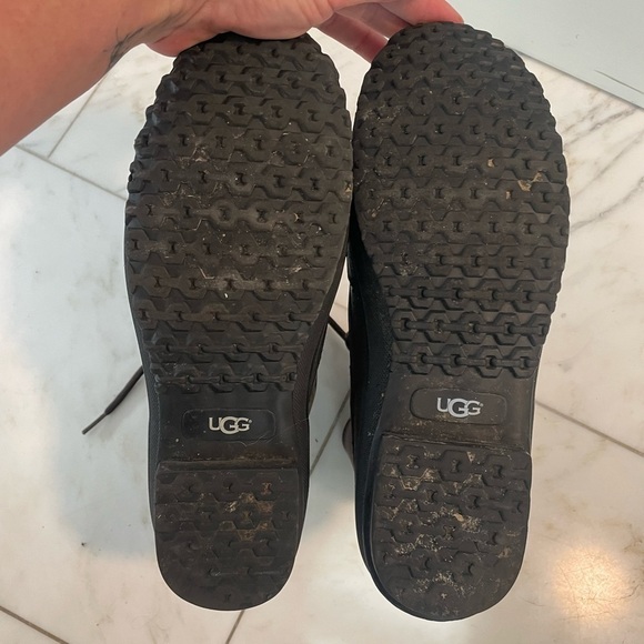 UGG, men’s 9, brown leather and black rubber duck boots, flawed - Picture 9 of 10